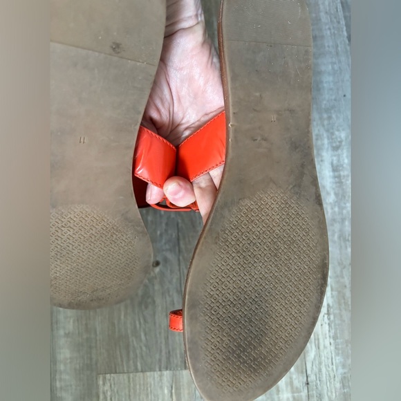 TORY BURCH Marcia Patent Toe-Ring Sandal Brilliant Orange - Picture 5 of 7